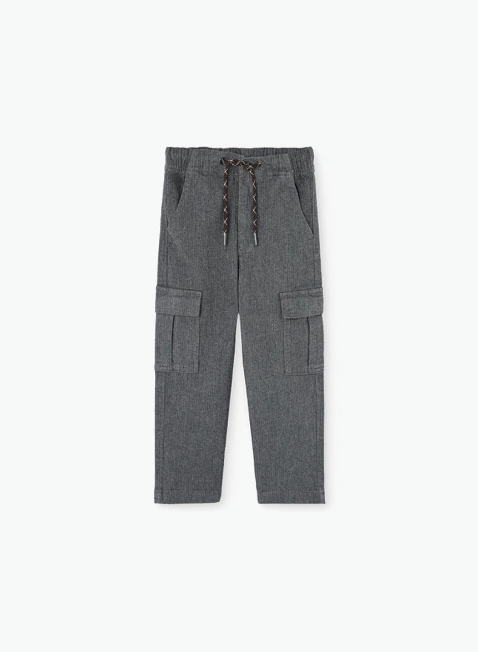 Trousers with pockets and laces