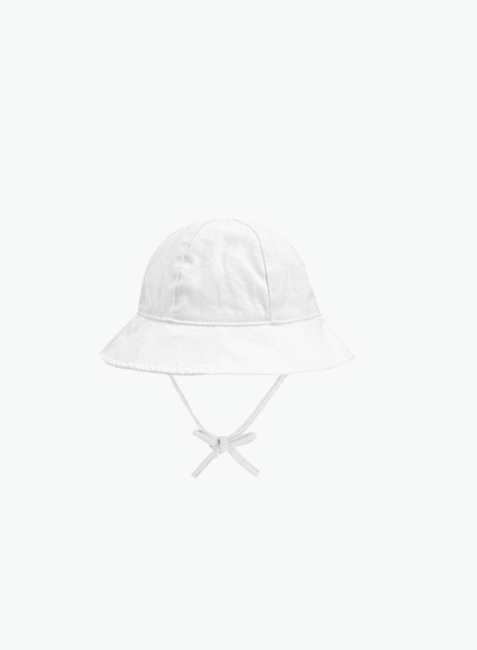 Մանկական գլխարկ ժապավենակապով