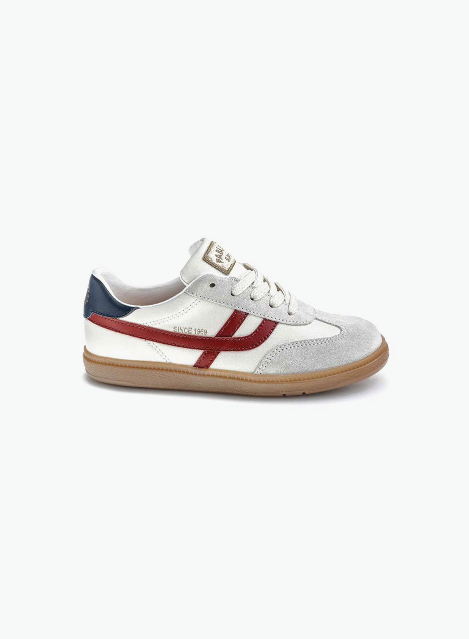 Non-slip sneakers with laces