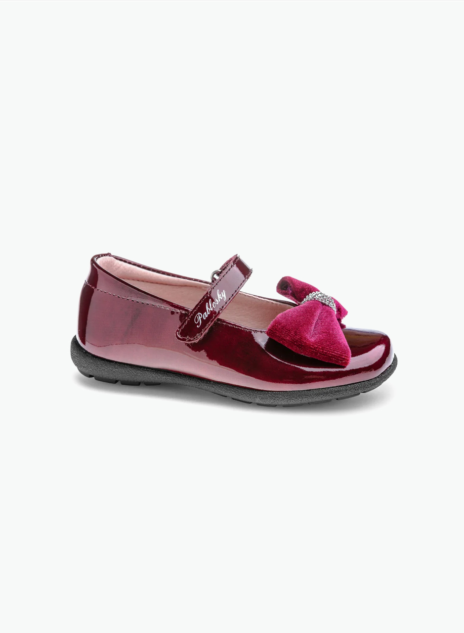 Dressy shoes with a bow