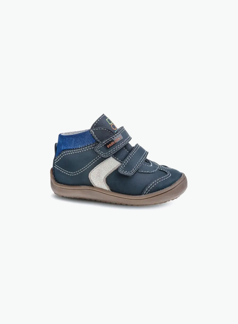 Pre walkers sport shoes with velcros