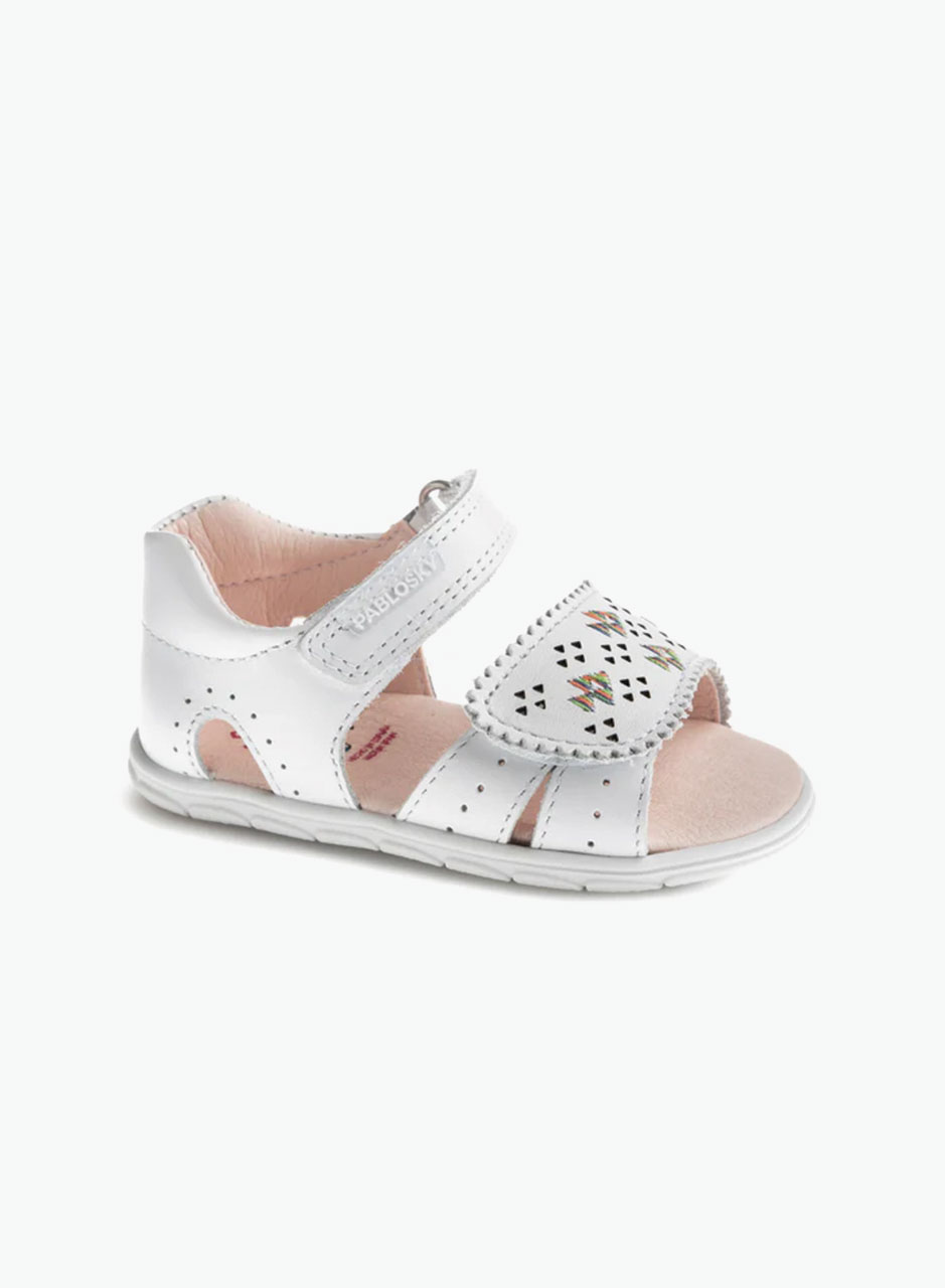 Trendy sandals with buckle