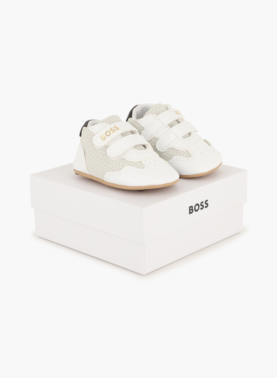 Pre walkers shoes with logo