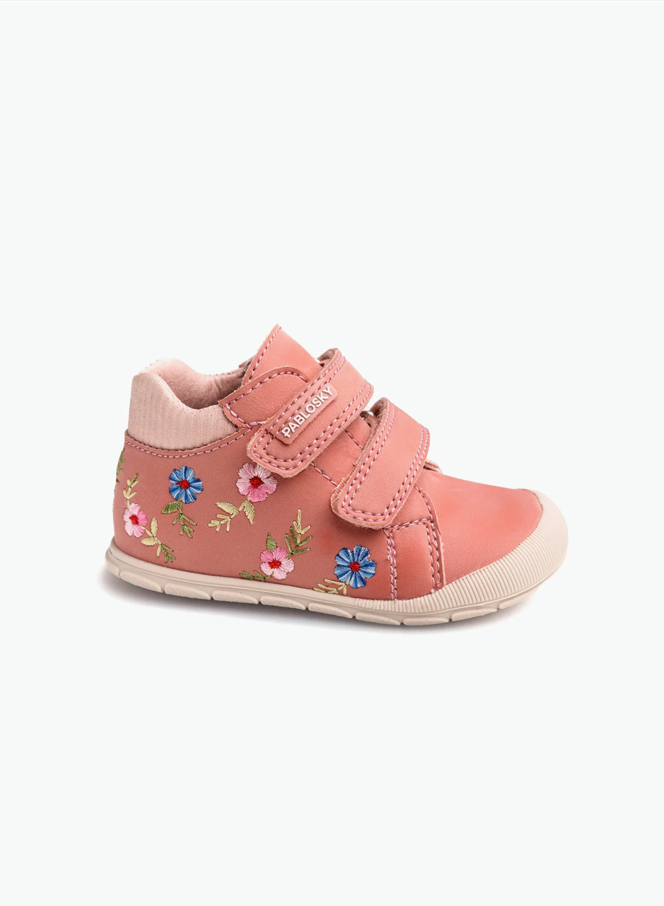 Newborn autumn shoes
