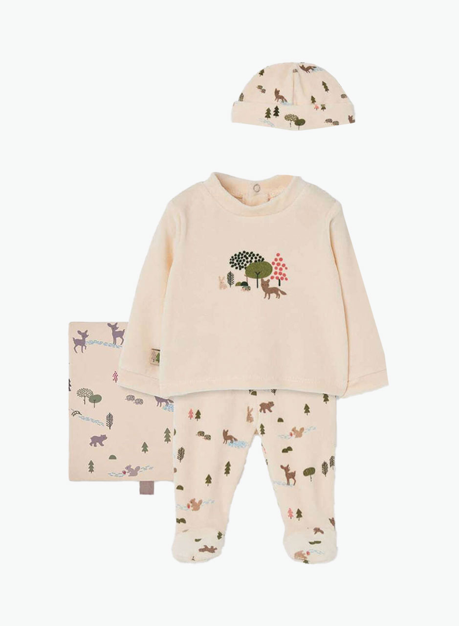 Newborn clothing set