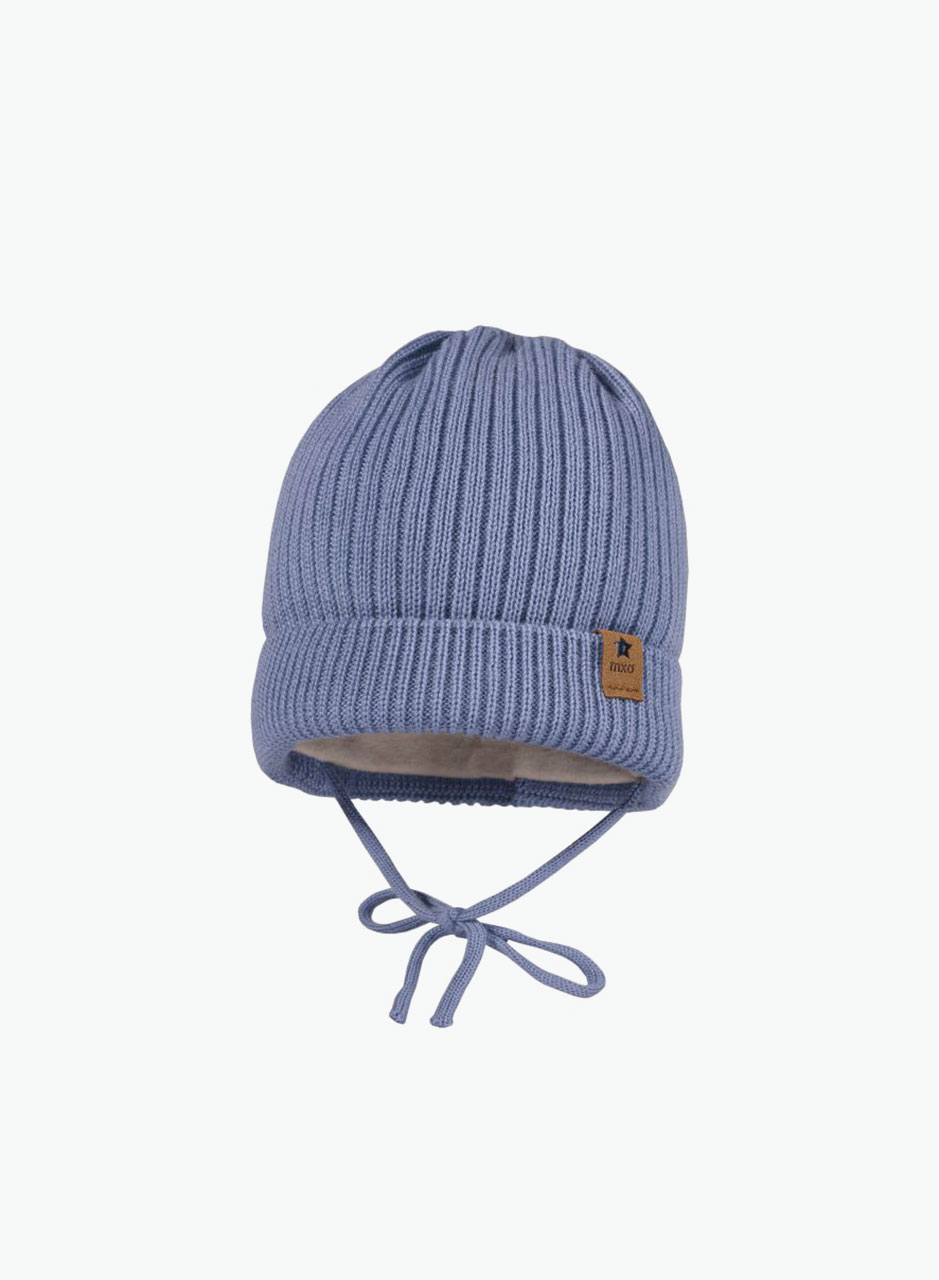 Kids hat with chin strings