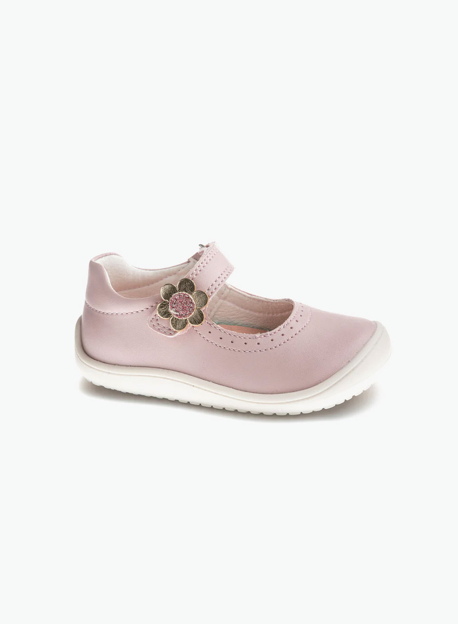 Նորածնային ծաղիկով կոշիկ