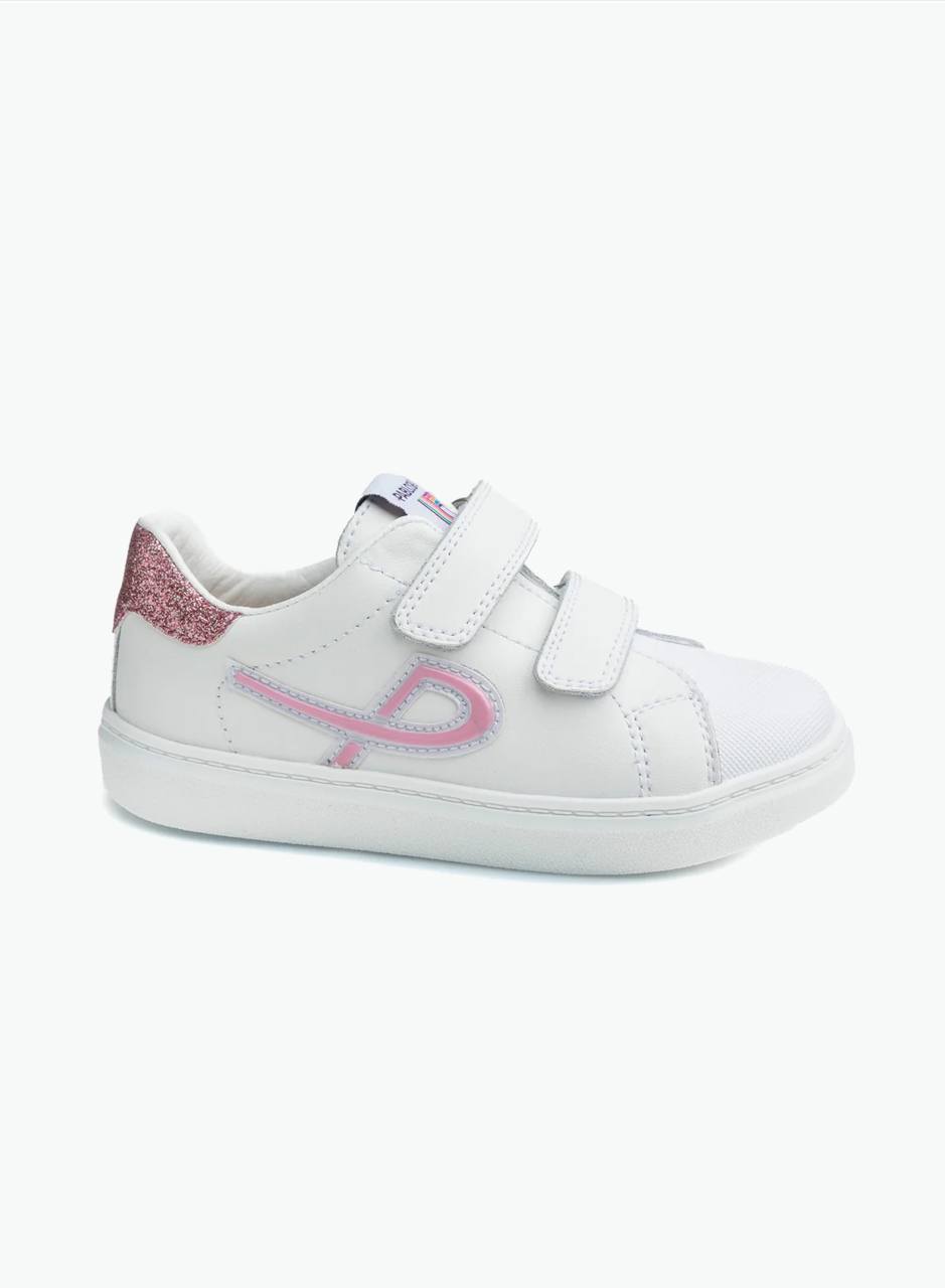 Sneakers with shiny details