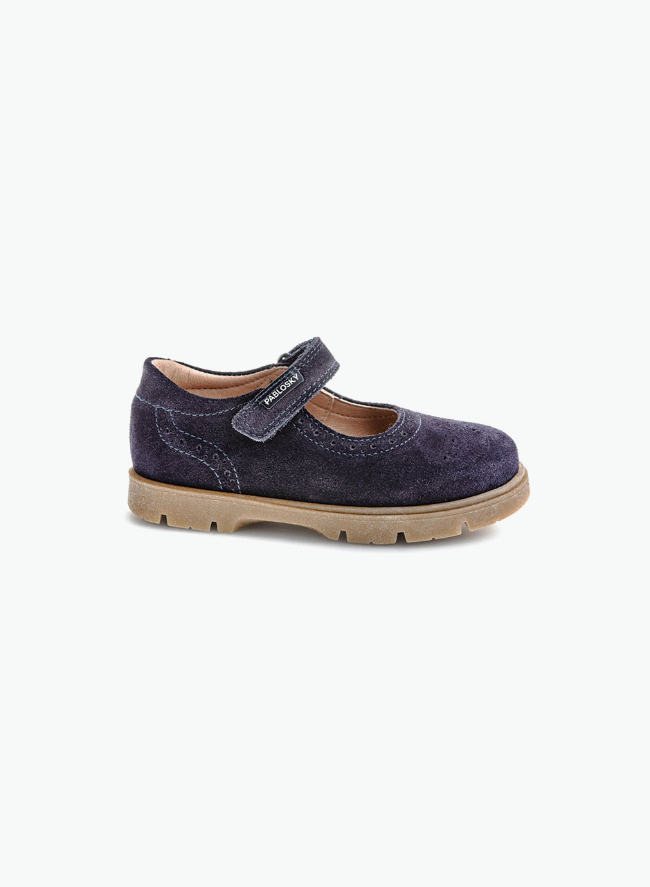 Shoes with soft insoles