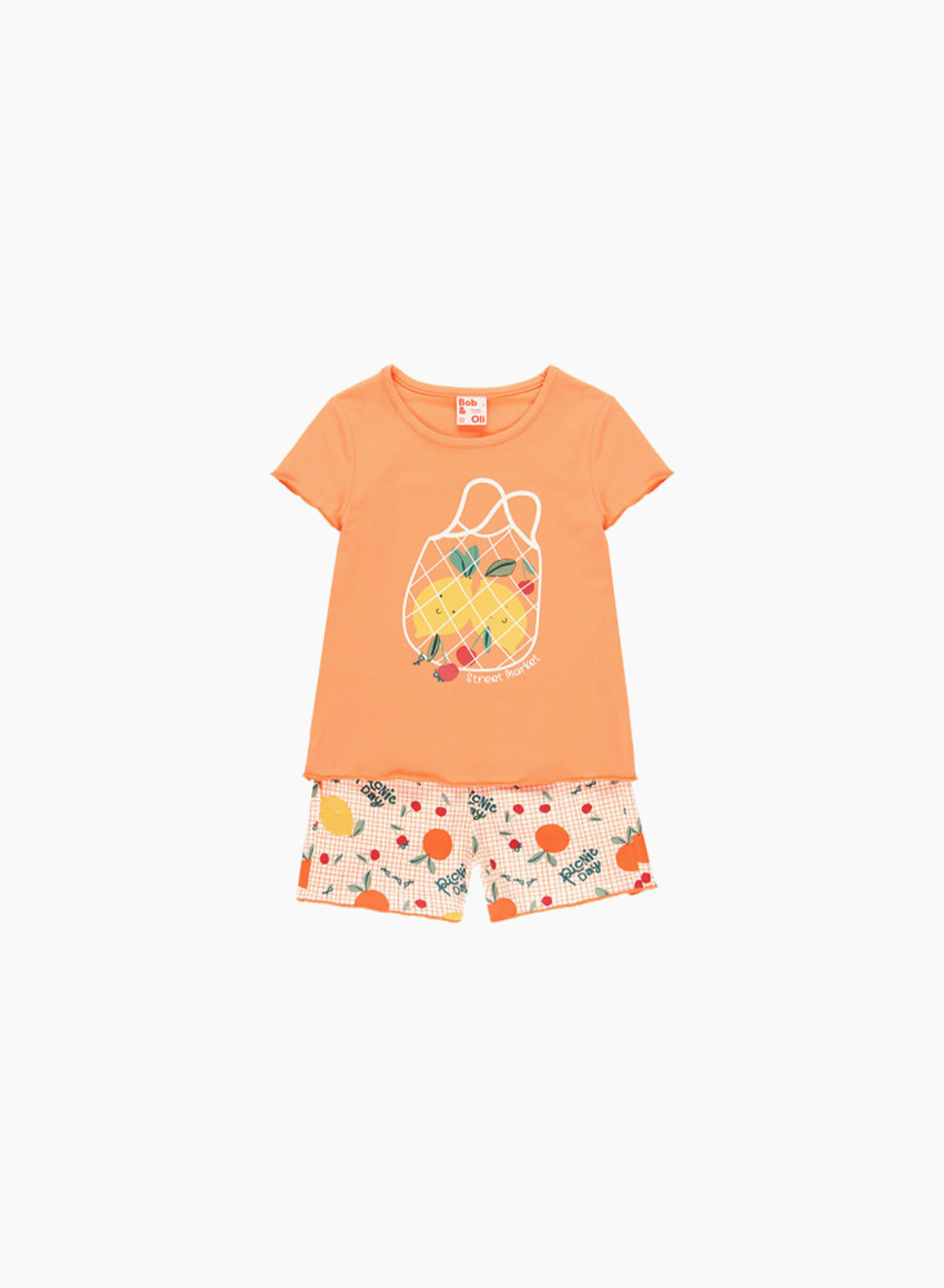Pajamas consisting of a T-shirt and shorts