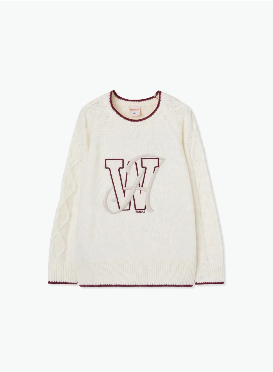 Fashionable autumn sweater