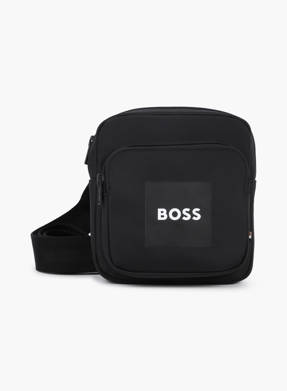 Compact and comfortable shoulder bag