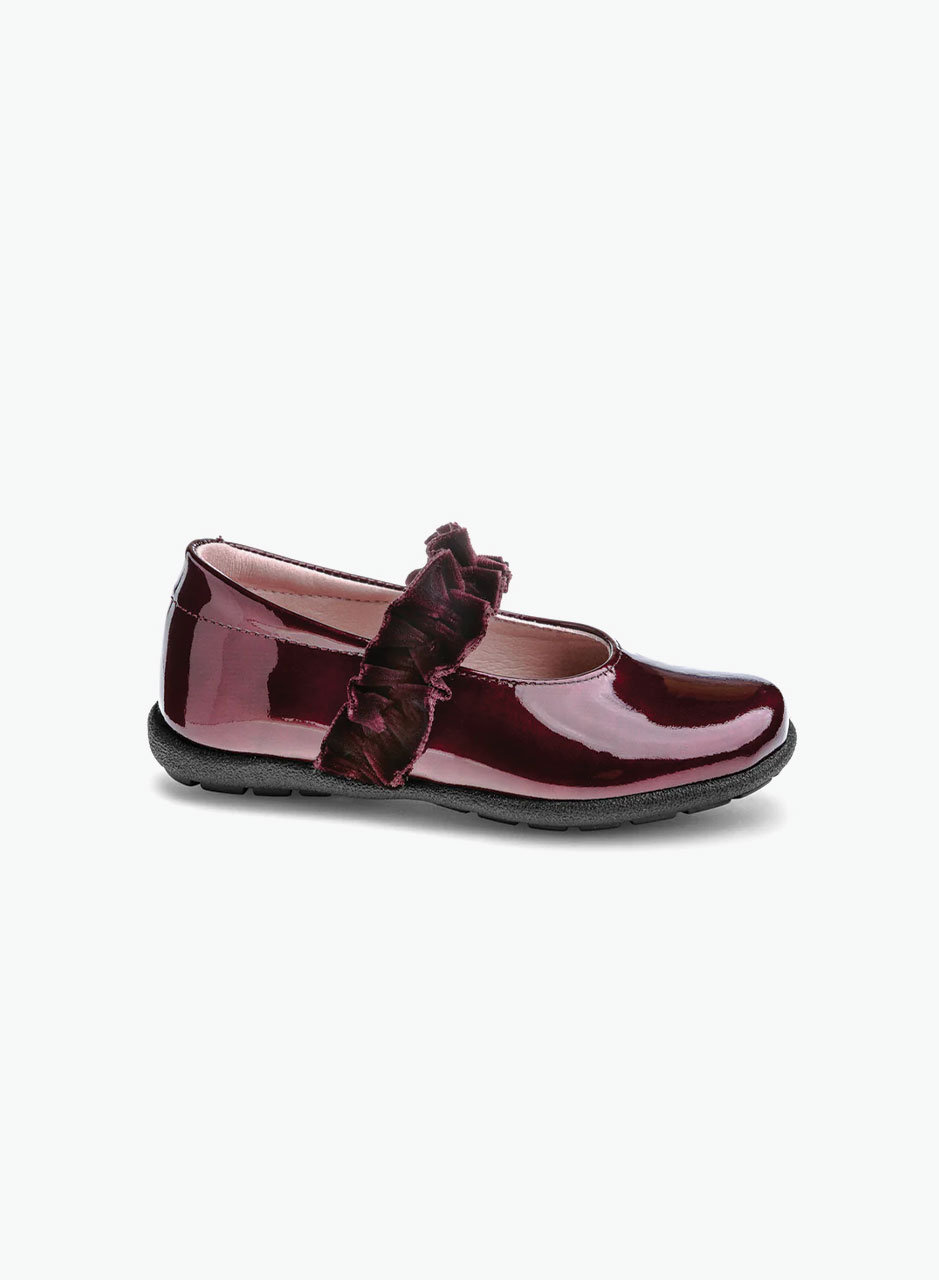Patent leather dressy shoes
