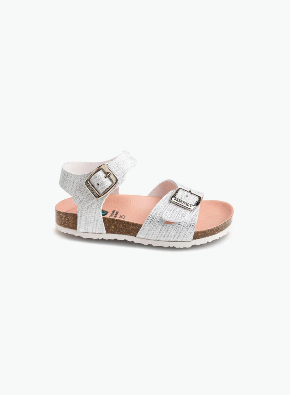 Sandals with buckle