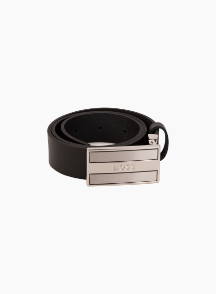 Leather belt with metal plaque