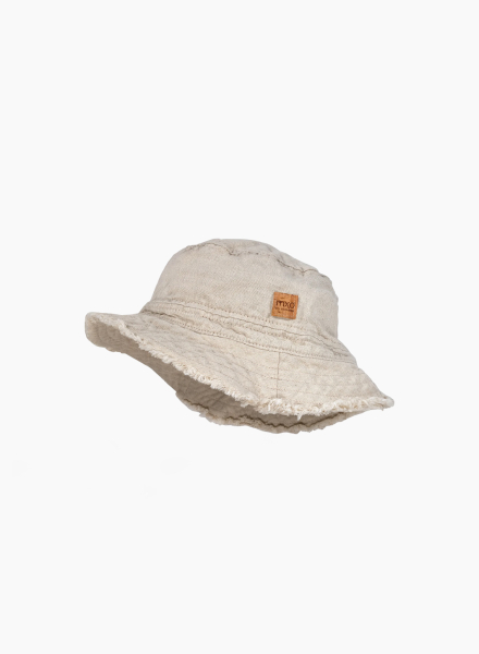 Панамская шляпа с бахромой на макушке