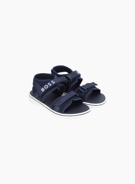 Sandals with adjustable velcro