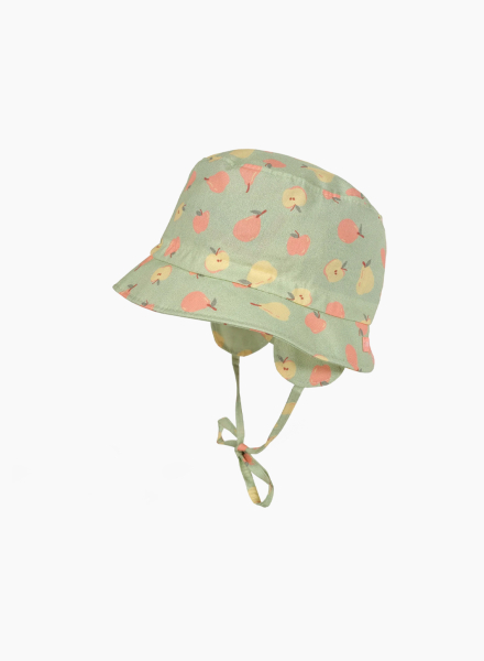 Baby hat with pins and illustrations