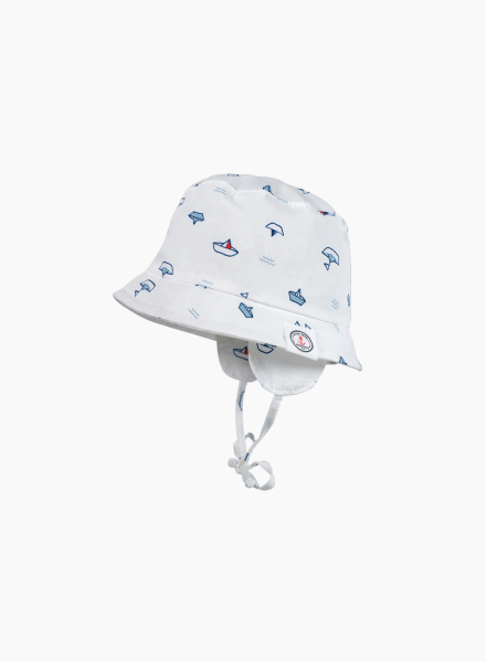 Baby hat with pins and illustrations
