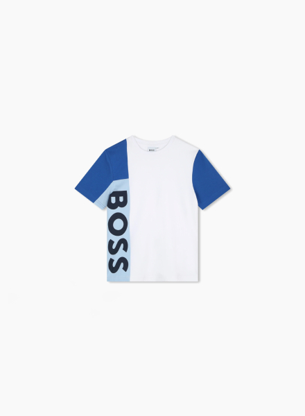 Casual T-shirt with blue sleeves